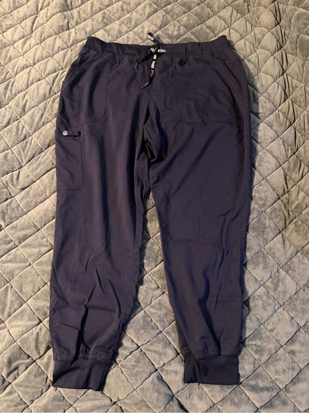 Med Couture Women’s Scrub Joggers in Navy
